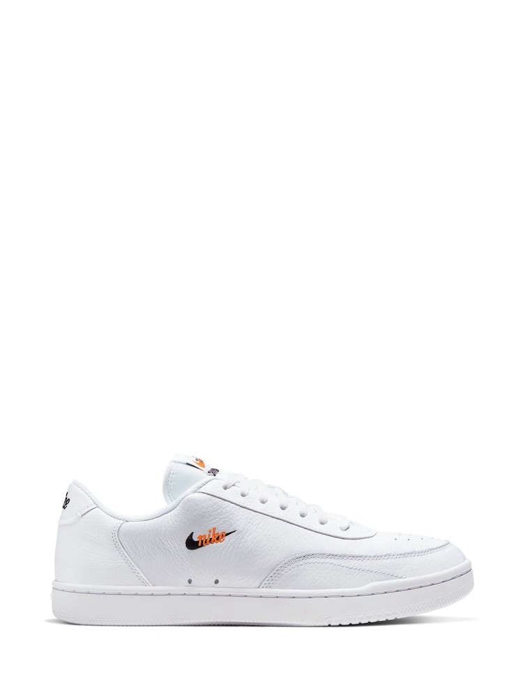 Bela/črna - Športni copati Nike Court Vintage Premium - Slika 1 iz 10 Bela/črna - Športni copati Nike Court Vintage Premium - Slika 1 iz 10