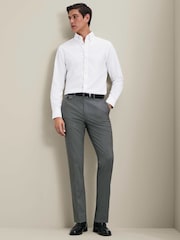 Gris - Pantalones de lana de alto rendimiento de corte ajustado de Charles Tyrwhitt - Imagen 3 de 6