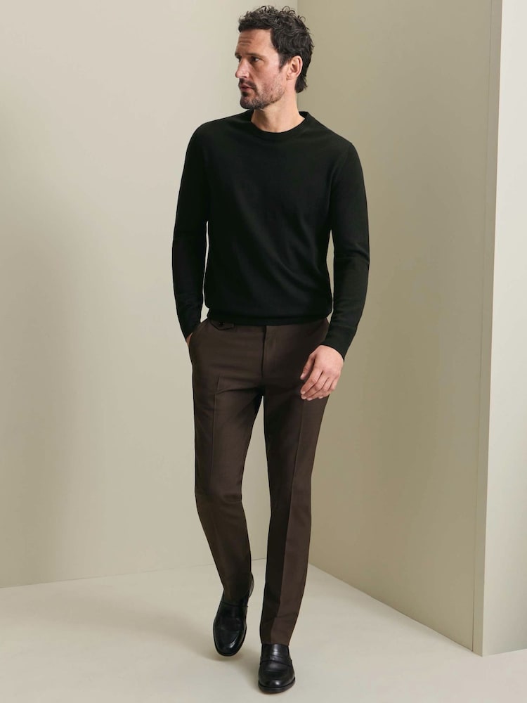 Marrón - Pantalones de lana de alto rendimiento de corte ajustado de Charles Tyrwhitt - Imagen 2 de 6 Marrón - Pantalones de lana de alto rendimiento de corte ajustado de Charles Tyrwhitt - Imagen 2 de 6