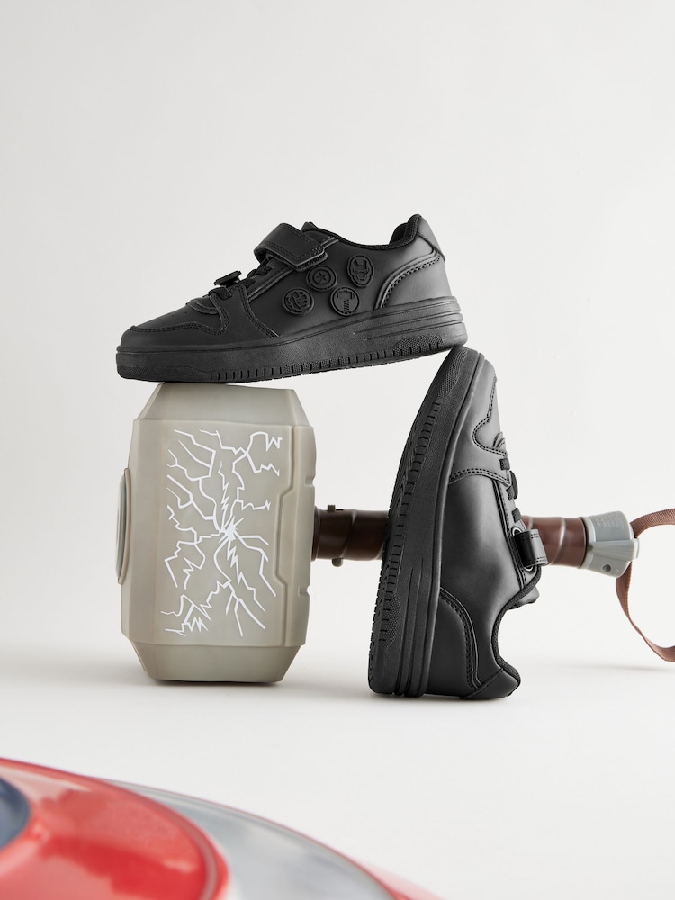 Schwarz - Lederschuhe für die Schule mit 1 elastischem Riemen, Marvel - Bild 2 von 12 Schwarz - Lederschuhe für die Schule mit 1 elastischem Riemen, Marvel - Bild 2 von 12