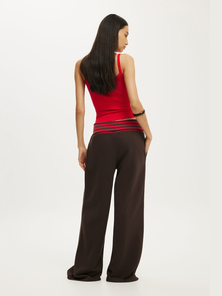 Braun - Cotton On Jogginghose aus Baumwolle mit umklappbarem Bund - Bild 2 von 6 Braun - Cotton On Jogginghose aus Baumwolle mit umklappbarem Bund - Bild 2 von 6