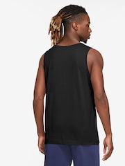 Nike Black Club Vest - Image 2 of 10