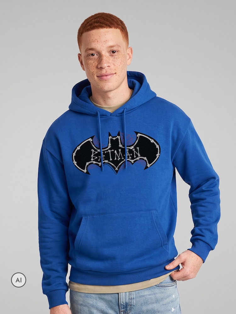 All + Every Sweat à capuche Batman gothique avec logo chauve-souris et os effrayants, style Halloween - Image 1 sur 4 All + Every Sweat à capuche Batman gothique avec logo chauve-souris et os effrayants, style Halloween - Image 1 sur 4