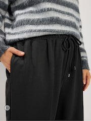 Yours Curve Black Pleated Wide Leg Trousers - Image 4 of 6