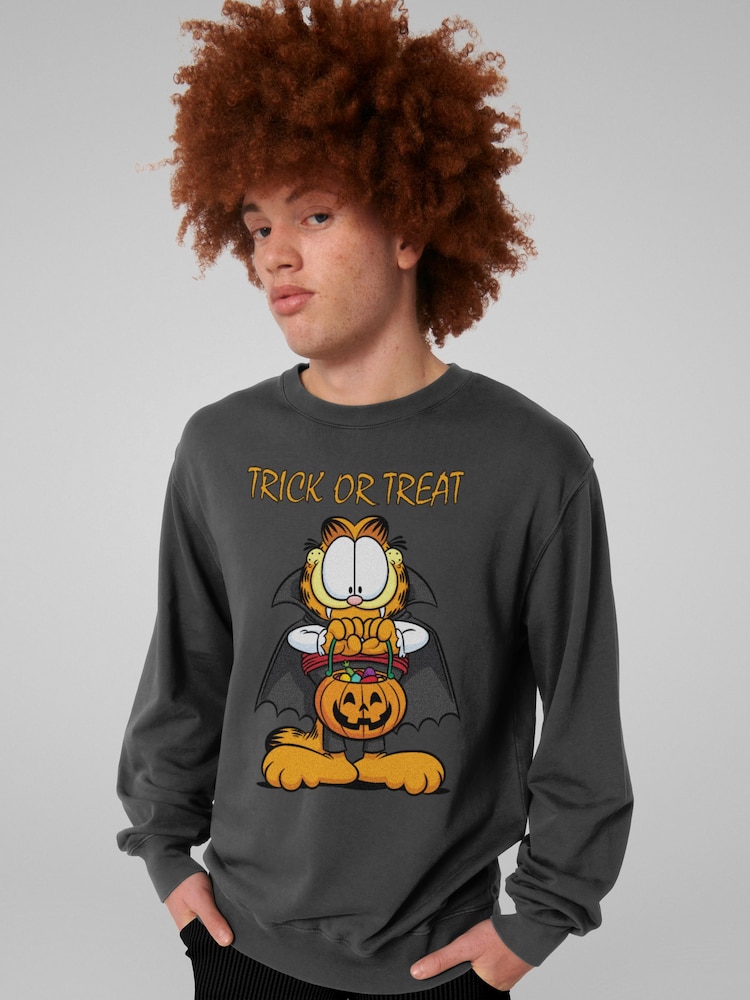 All + Every Grey Garfield Halloween Trick Or Treat Sweatshirt - Image 2 of 4 All + Every Grey Garfield Halloween Trick Or Treat Sweatshirt - Image 2 of 4