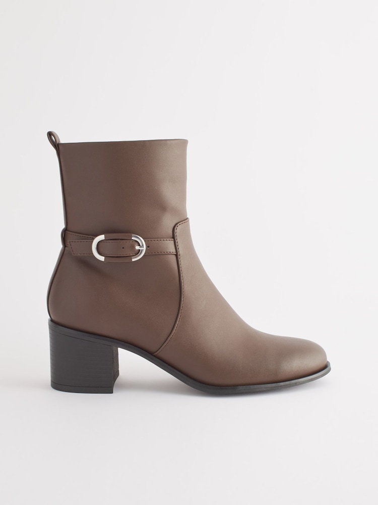 Čokoladno rjava - Gležnjarji s peto in zaponko Forever Comfort® - Slika 1 iz 5 Čokoladno rjava - Gležnjarji s peto in zaponko Forever Comfort® - Slika 1 iz 5