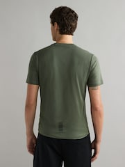 Khakigrün - Emporio Armani EA7 Core ID T-Shirt aus 100 % Baumwolle mit Logo - Bild 2 von 4