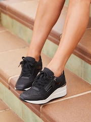 Negro - Zapatillas de deporte con cuña y detalle de purpurina Everett de Linzi - Imagen 1 de 5