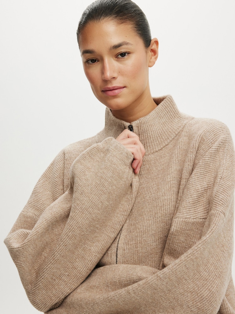Cotton On Luxe Tuck Hem Bomber Jacket - Imagen 4 de 4 Cotton On Luxe Tuck Hem Bomber Jacket - Imagen 4 de 4