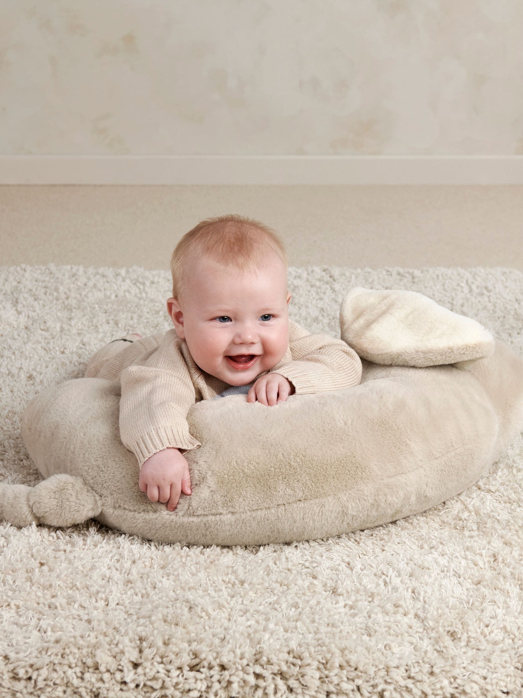 Mamas & Papas - Tummy Time Snugglerug - Elephant - Grey - Image 3