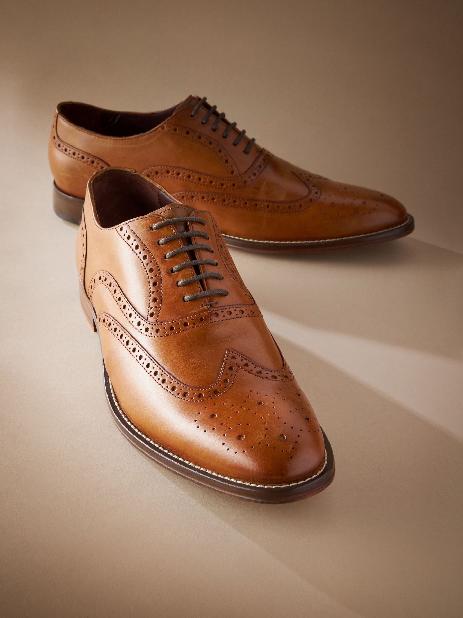 Wing cap brogue top