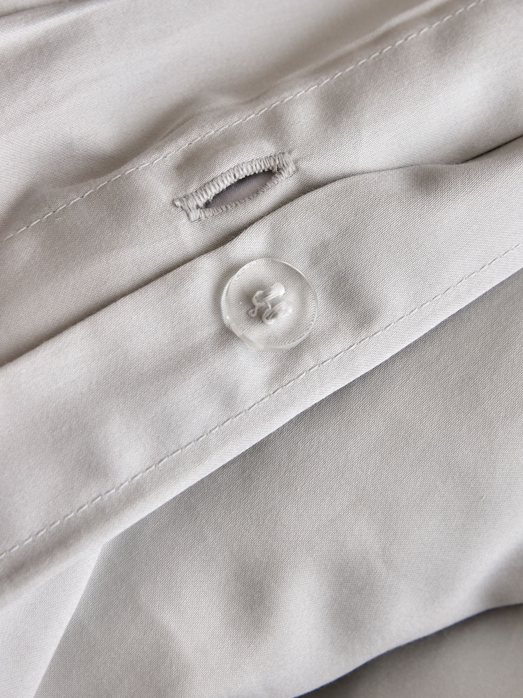 Christy Platinum Riley Luxury 400TC 100% Cotton Jacquard Duvet Set - Image 4 of 4