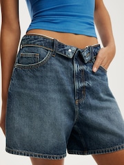 Pantalones vaqueros cortos de talle alto 90 S de Cotton On - Imagen 4 de 5