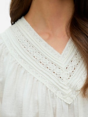 VERO MODA White Short Sleeve V-Neck Lace Trim Top - Image 4 of 5