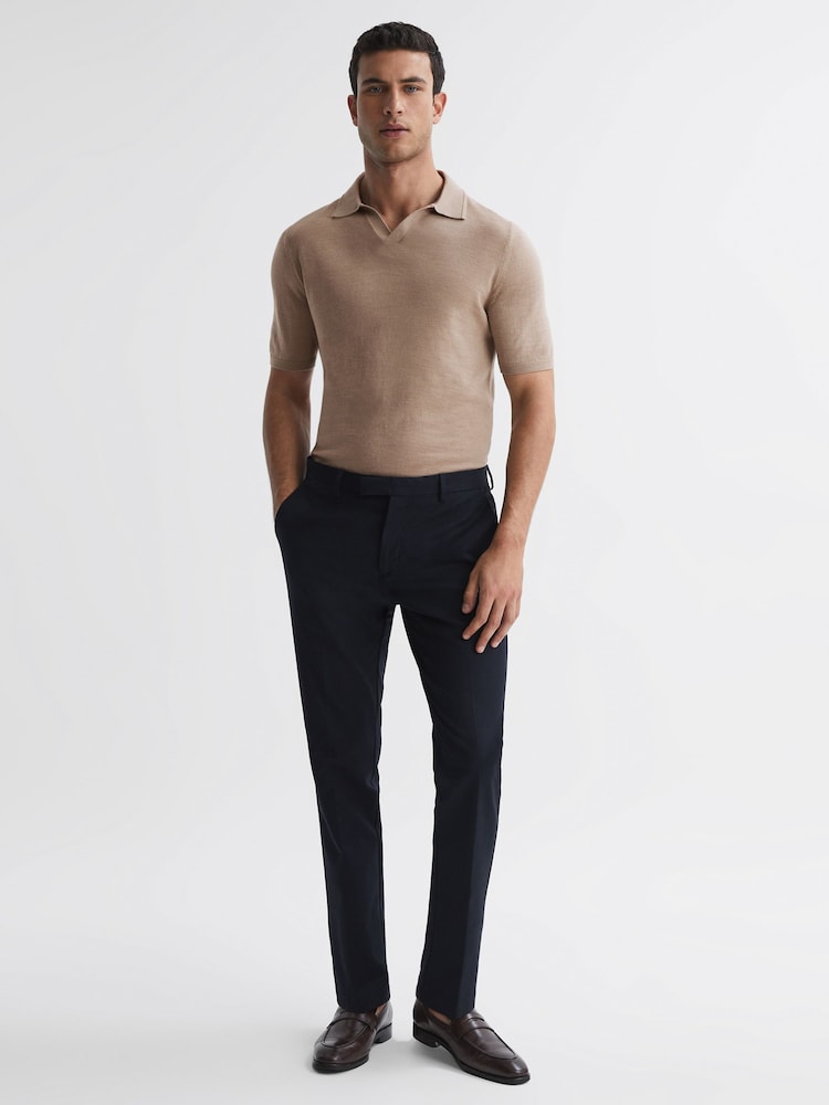 قميص بولو صوف ميرينو بياقة مفتوحة Duchie من REISS - Image 3 of 4