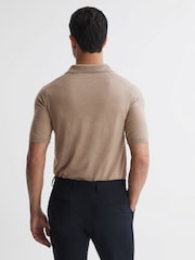 قميص بولو صوف ميرينو بياقة مفتوحة Duchie من REISS - Image 4 of 4