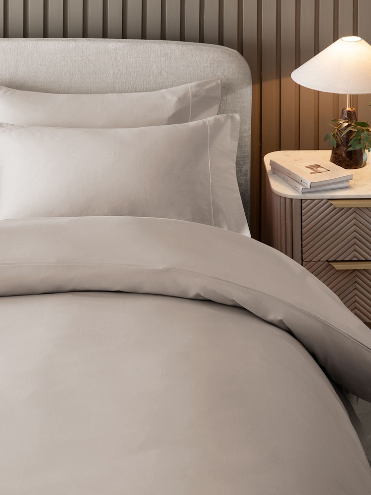 Mink Brown Collection Luxe 300 Thread Count 100% Cotton Sateen Satin Stitch Luxury Duvet Cover And Pillowcase Set - Image 2 of 6