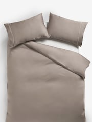 Mink Brown Collection Luxe 300 Thread Count 100% Cotton Sateen Satin Stitch Luxury Duvet Cover And Pillowcase Set - Image 6 of 6