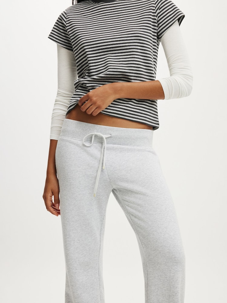 Gri - Pantaloni de trening Cotton On cu talie joasă - Imaginea 2 din 5