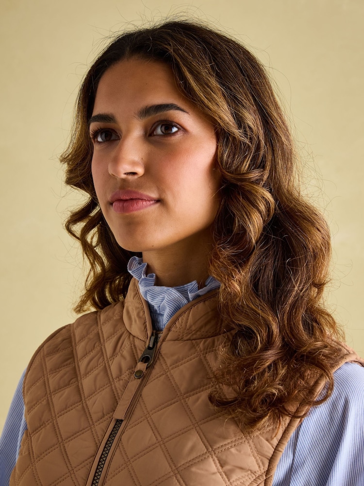Joules Minx Tan Showerproof Diamond Quilted Gilet - Image 4 of 6