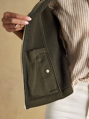 Зеленый - Joules Fairbourne Fleece Gilet - Image 9 of 12