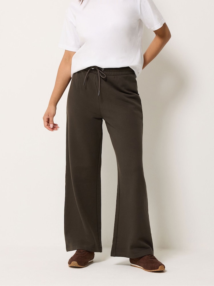 M&Co Brown Petite Wide Leg Joggers - Image 1 of 6 M&Co Brown Petite Wide Leg Joggers - Image 1 of 6