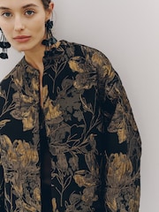 Schwarz - Statement-Blumenohrringe mit Pailletten - Bild 2 von 4