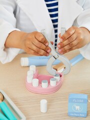 JoJo Maman Bébé Dentist Kit Play Set - Image 9 of 10