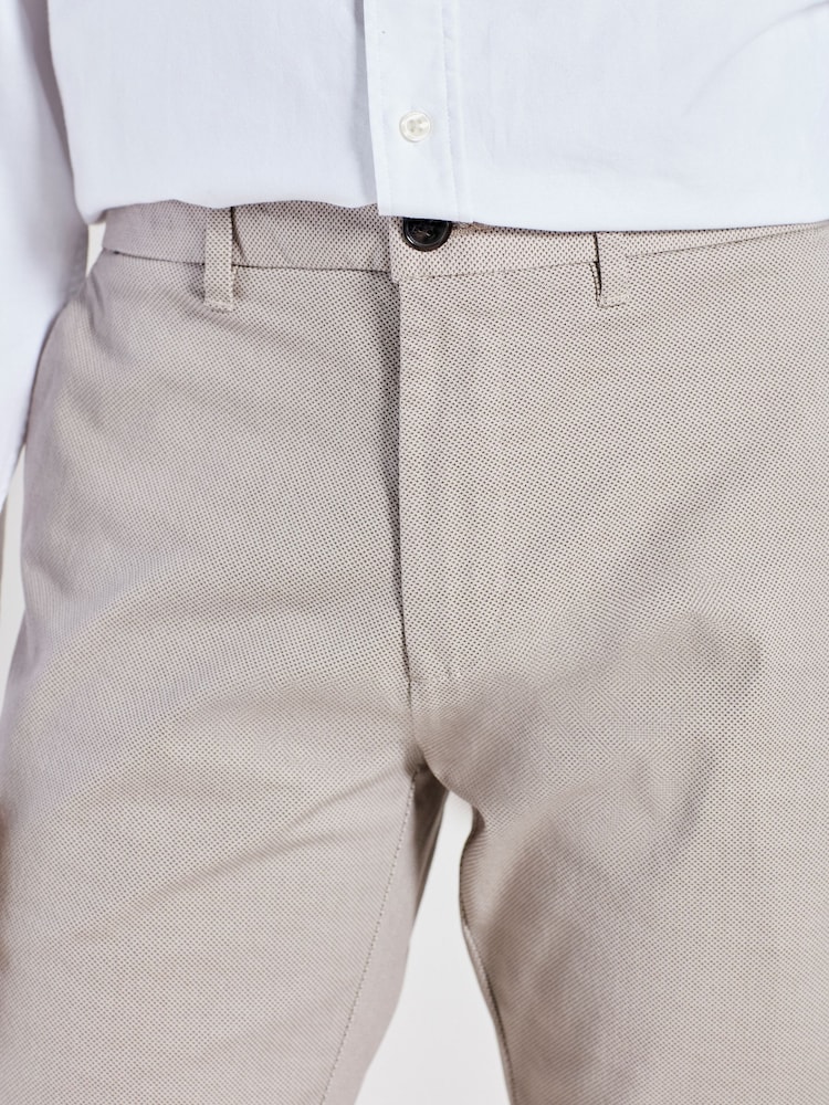 Cream - Sawa Fit - Nyosha Suruali ya Chino Iliyochapishwa Laini ya Kugusa - Image 4 of 8