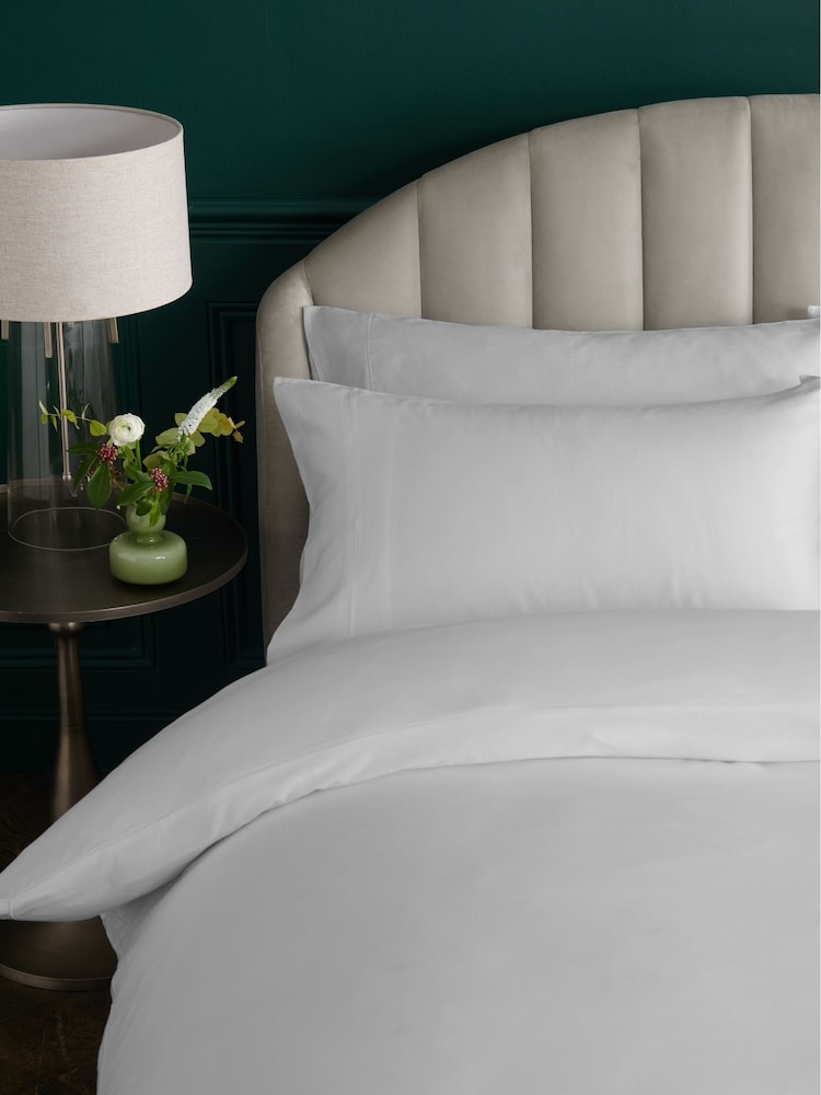 White Collection Luxe 300 Thread Count 100% Cotton Sateen Satin Stitch Luxury Duvet Cover And Pillowcase Set - Image 2 of 5