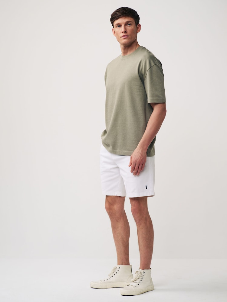 Weiß - Chino-Shorts mit elastischem Bund - Bild 2 von 8 Weiß - Chino-Shorts mit elastischem Bund - Bild 2 von 8