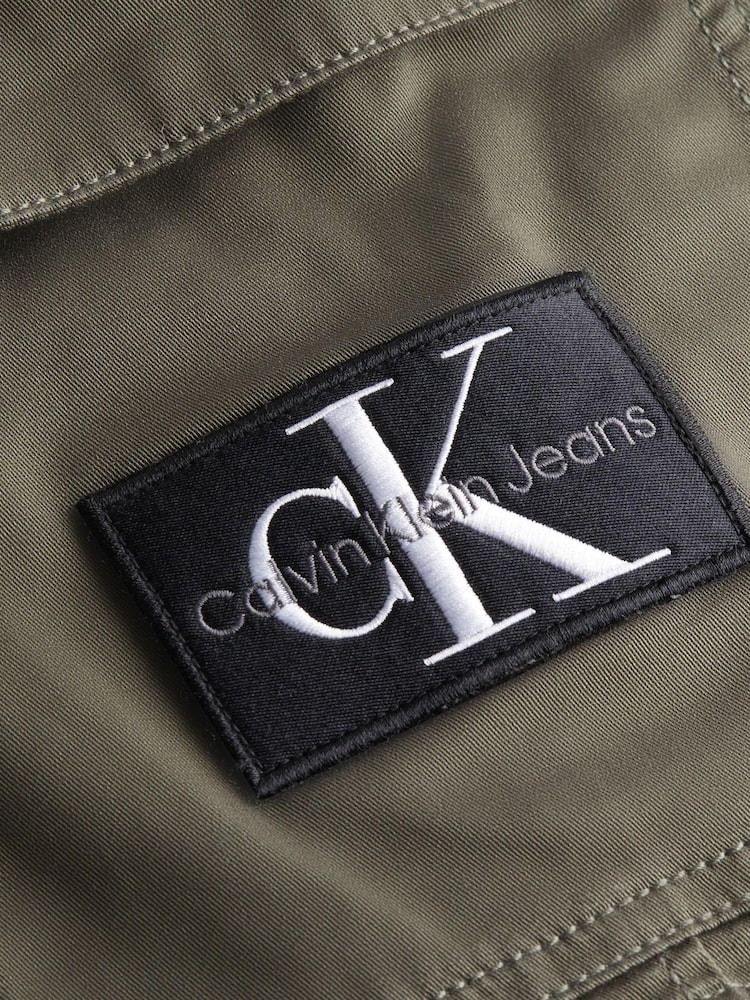 Calvin Klein Green Cargo Woven Shorts - Image 6 of 6