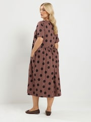 Yours Curve Brown Throw On Spot Dress - Image 3 of 6