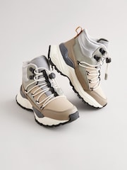 Grau - Water Resistant Pull-On Sporty Hiker Boots - Bild 1 von 5
