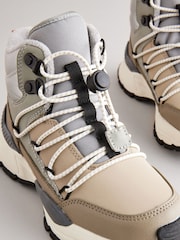 Grau - Water Resistant Pull-On Sporty Hiker Boots - Bild 4 von 5