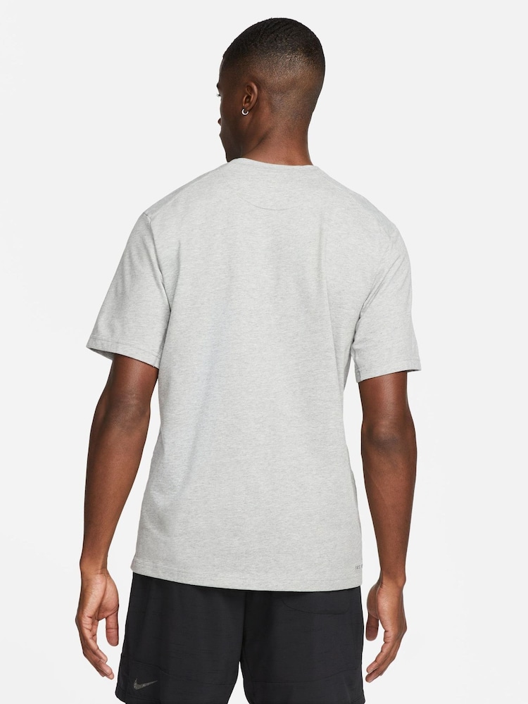 Nike Primary Dri-FIT Versatile Training Top - Slika 2 od 7