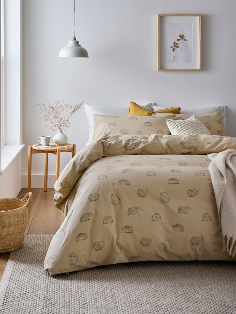 Natural Hedgehog with Tufted Daisies Duvet Cover and Pillowcase Set - Image 2 of 6