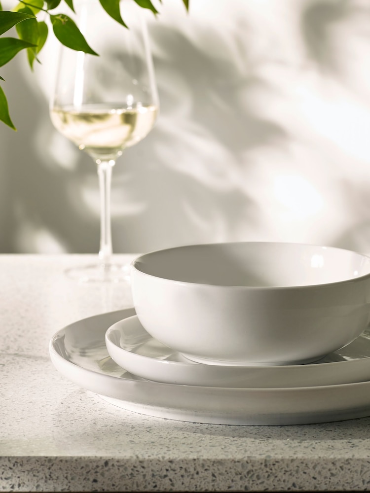 12 Piece White Moderna Dinner Set - Image 3 of 4