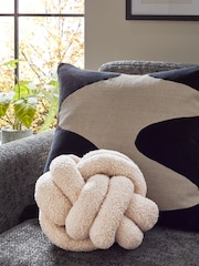 Borg Knot Cushion - Изображение 1 из 5