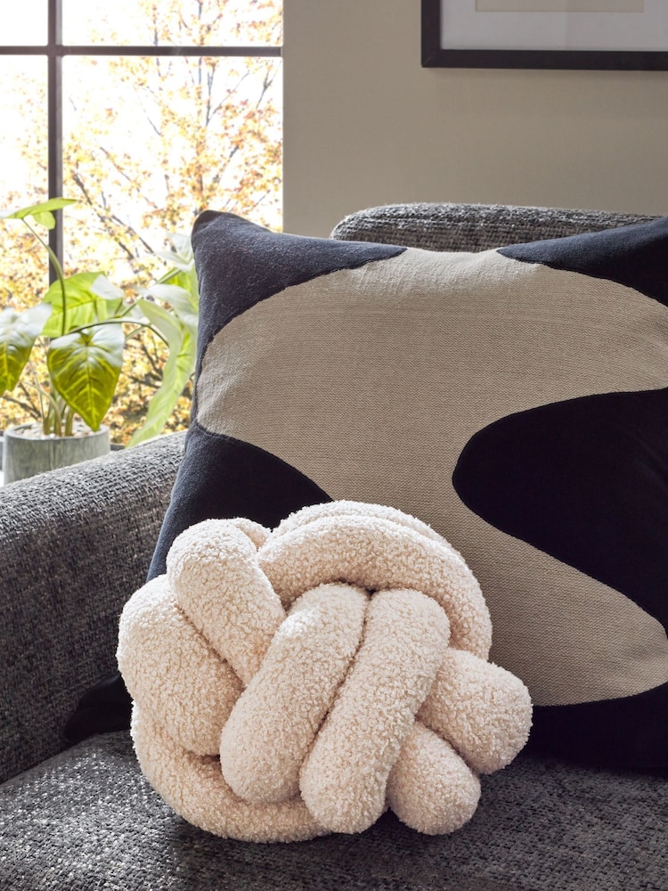 Borg Knot Cushion - Изображение 1 из 5
