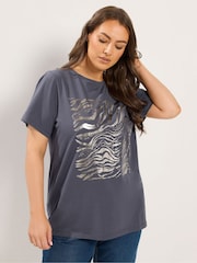 Grau - Yours Curve Placement Set In Sleeve Zebra Foil T-Shirt - Bild 1 von 5