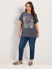 Grau - Yours Curve Placement Set In Sleeve Zebra Foil T-Shirt - Bild 2 von 5
