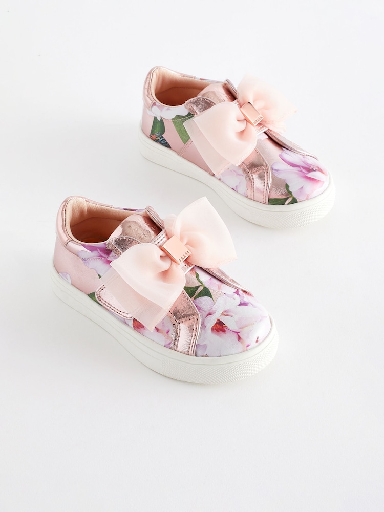Roségold - Baker by Ted Baker Turnschuhe mit Organzaschleife für Mädchen - Bild 1 von 6 Roségold - Baker by Ted Baker Turnschuhe mit Organzaschleife für Mädchen - Bild 1 von 6
