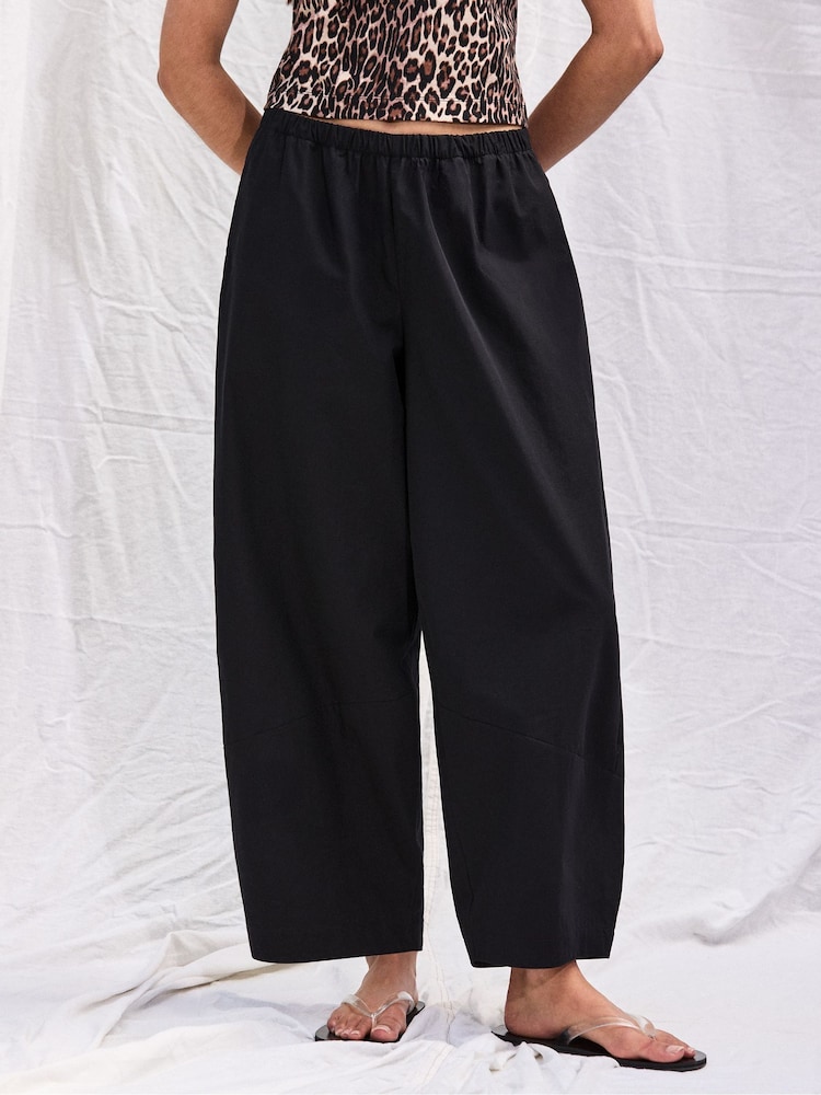 Ro&Zo Black Petite Cotton Barrel Leg Trousers - Image 2 of 5
