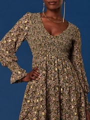 Jolie Moi Green V-Neck Shirred Detail Chiffon Dress - Image 4 of 4