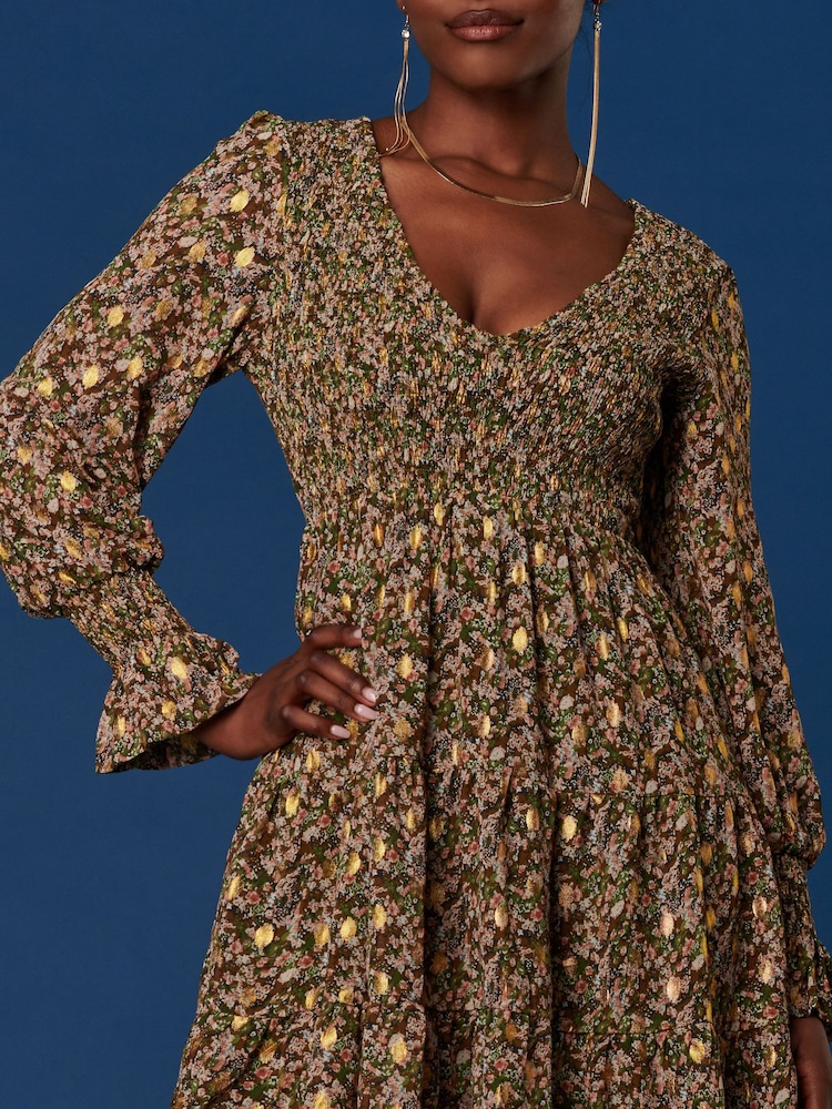 Jolie Moi Green V-Neck Shirred Detail Chiffon Dress - Image 4 of 4