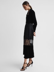 Reiss Black Tilly Fitted Satin-Velvet Midi Skirt - Image 4 of 5