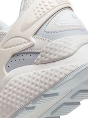 Nike White Air Huarache Runner Trainers - Image 6 of 9