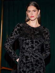 Yumi Black Burnout Velvet Midi Dress - Image 4 of 5