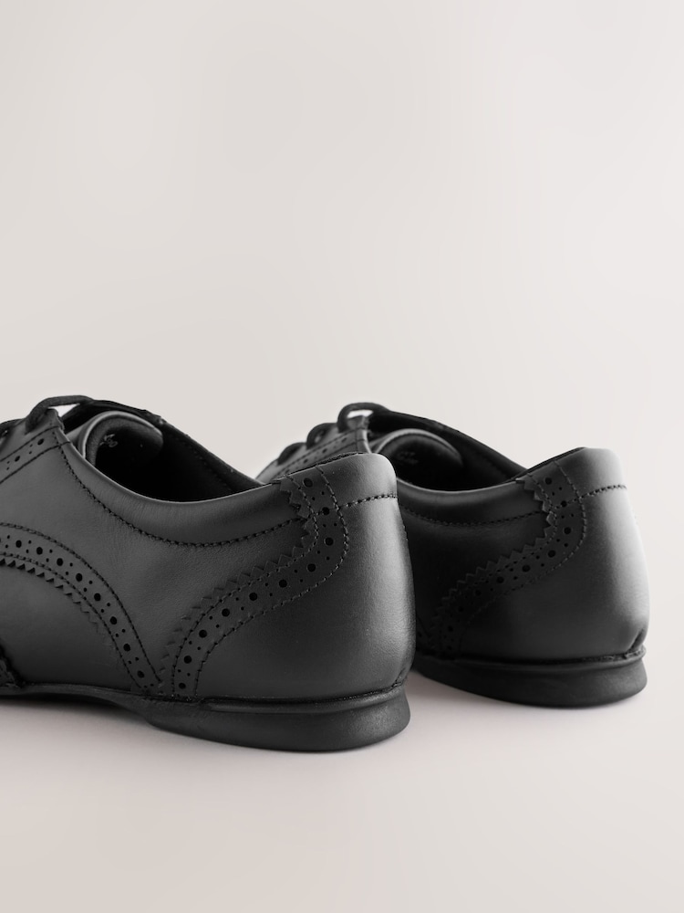 Mattschwarz - Brogue-Schuhe für die Schule aus Leder mit Schnürung - Bild 5 von 5 Mattschwarz - Brogue-Schuhe für die Schule aus Leder mit Schnürung - Bild 5 von 5